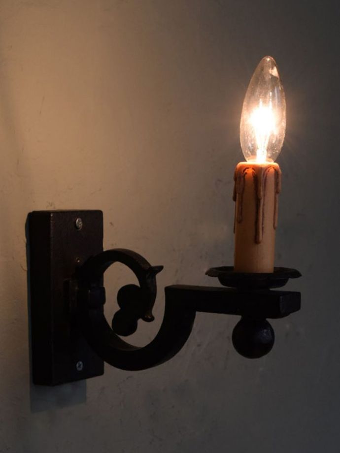 アンティークの壁付け照明
