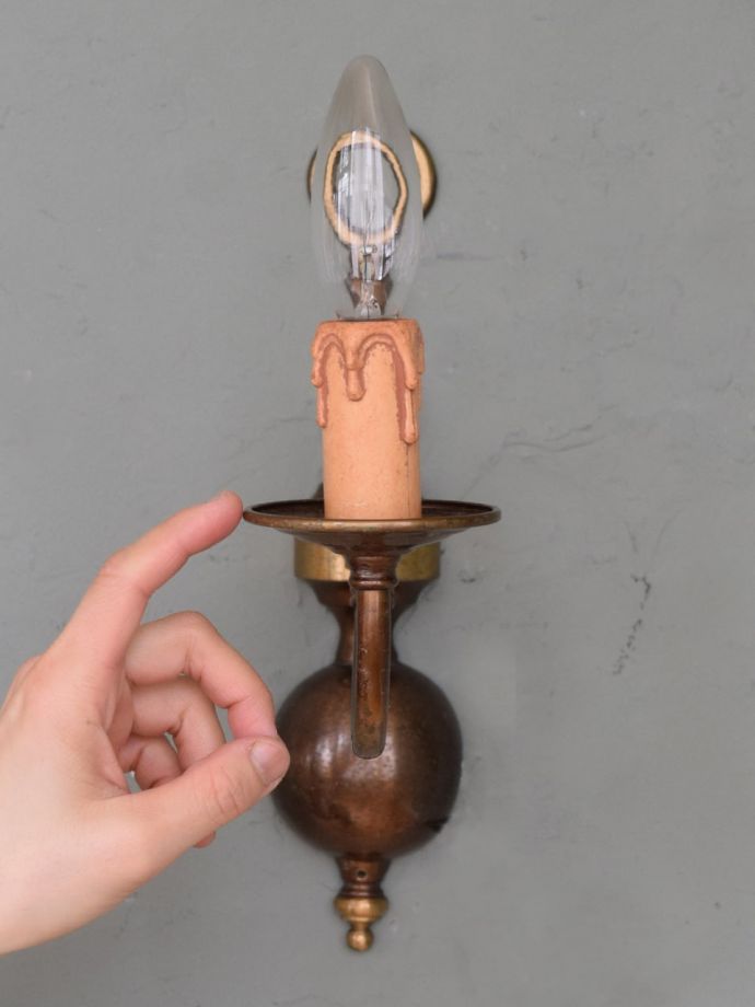 アンティークの壁付けシャンデリア