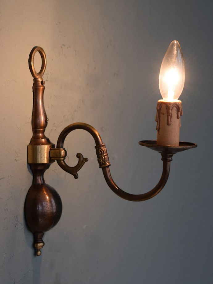 アンティークの壁付け照明