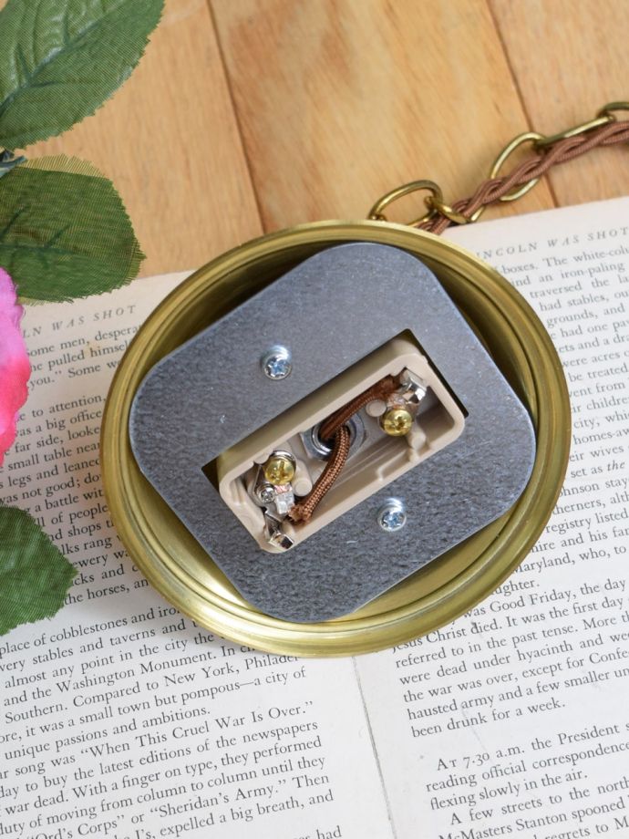 引っ掛けタイプの照明器具