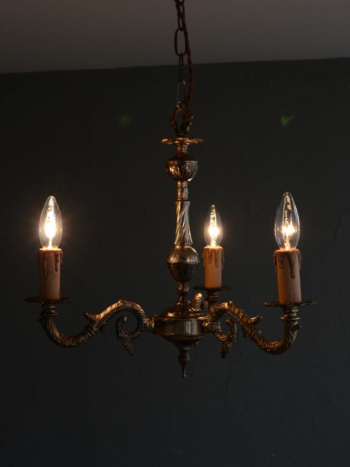 シャンデリアの灯り