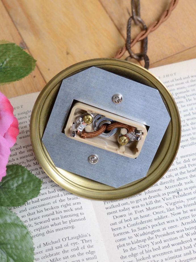 引っ掛けタイプの照明器具