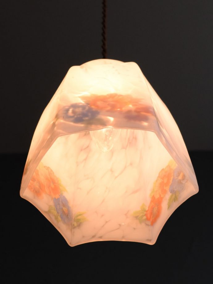 アンティーク照明の美しい灯り