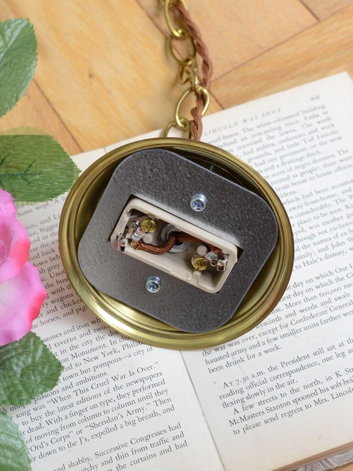 引っ掛けタイプの照明器具