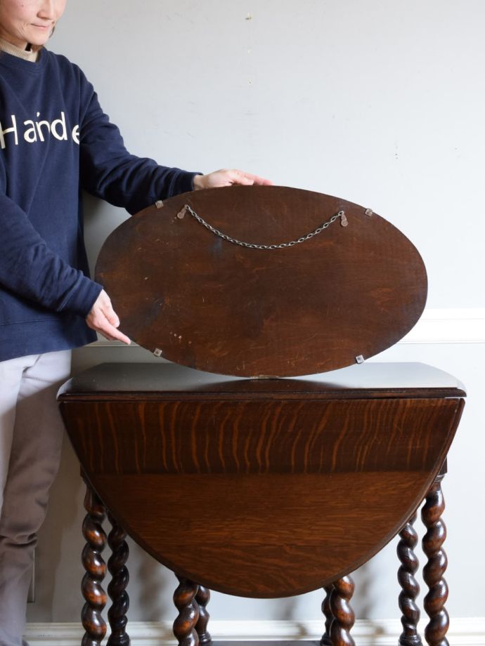 アンティークの鏡の裏