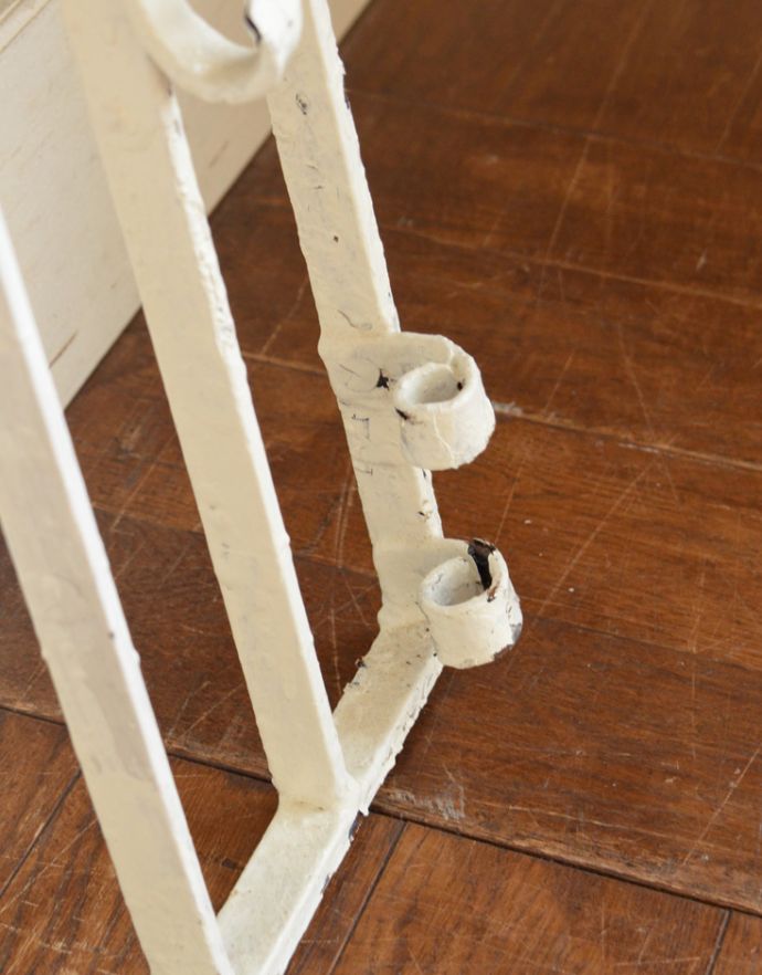 ドア・ゲート　アンティーク家具　ホワイトペイントされた、アイアン製アンティークゲート（ガーデンの門扉）。施工業者さまにお願いすれば、取り付けて頂けますので、ご安心ください。(k-483-f-1)