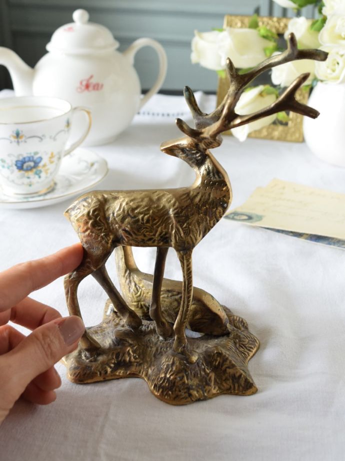イギリスから届いたアンティークの真鍮雑貨、ペアの鹿のオブジェ(k