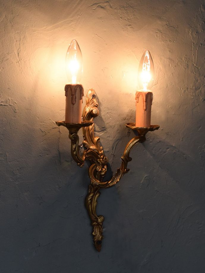 アンティークの壁付け照明