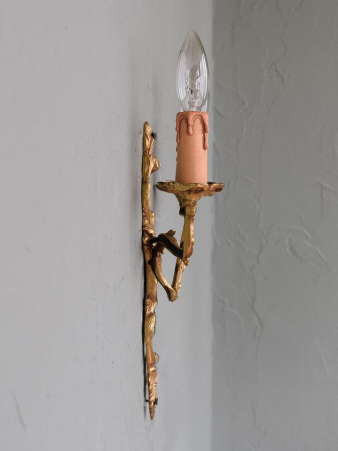 壁付けシャンデリアの側面