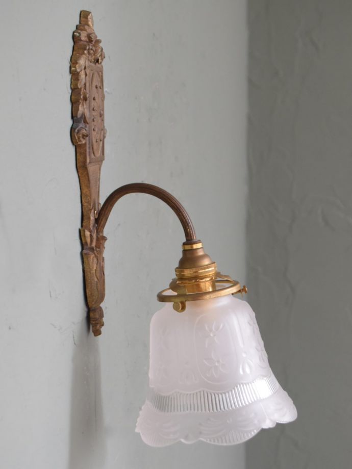 壁付けブラケットの側面