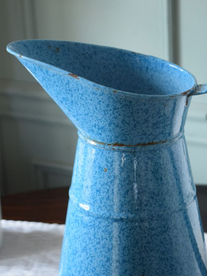 アンティーク琺瑯のジャグ