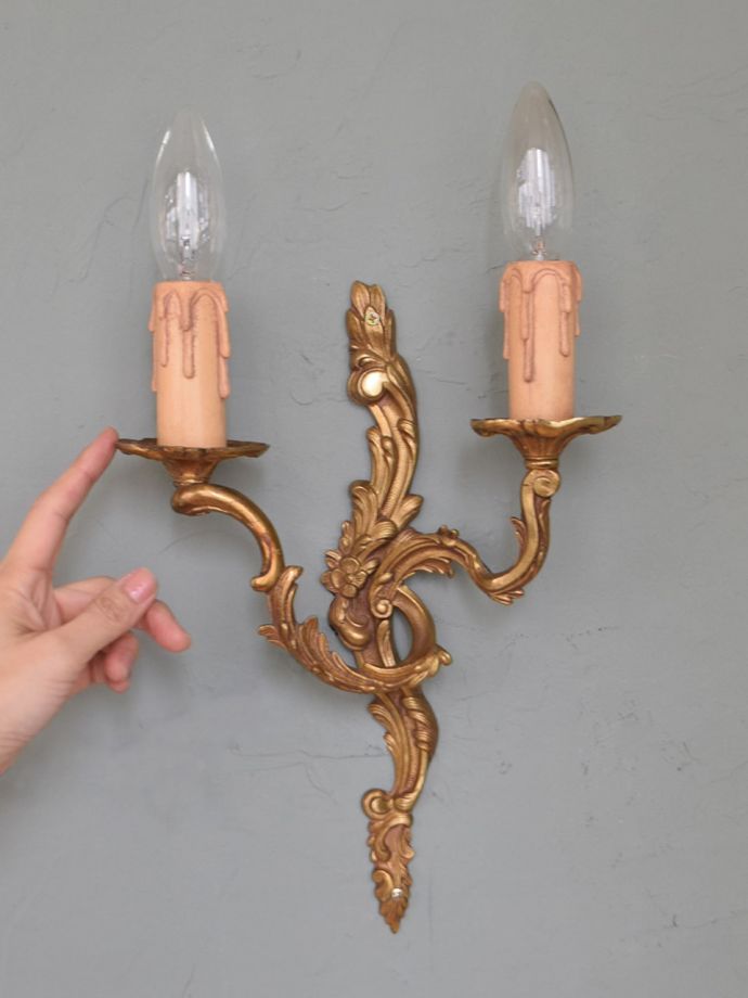 アンティークの壁付けシャンデリア