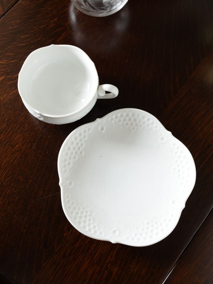 マイセン（Meissen）のアンティーク食器、ホワイトレリーフシリーズの