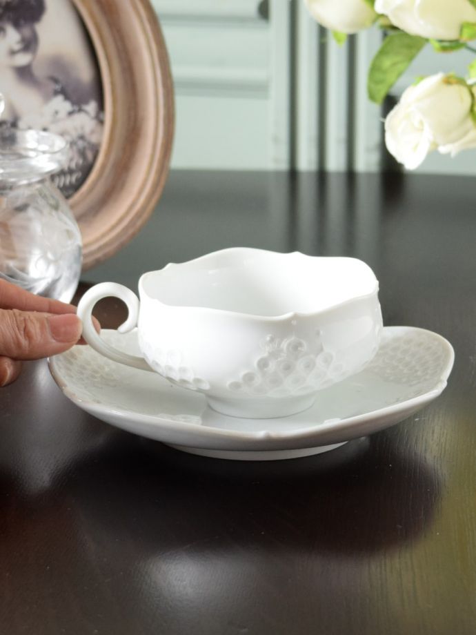 マイセン（Meissen）のアンティーク食器、ホワイトレリーフシリーズの
