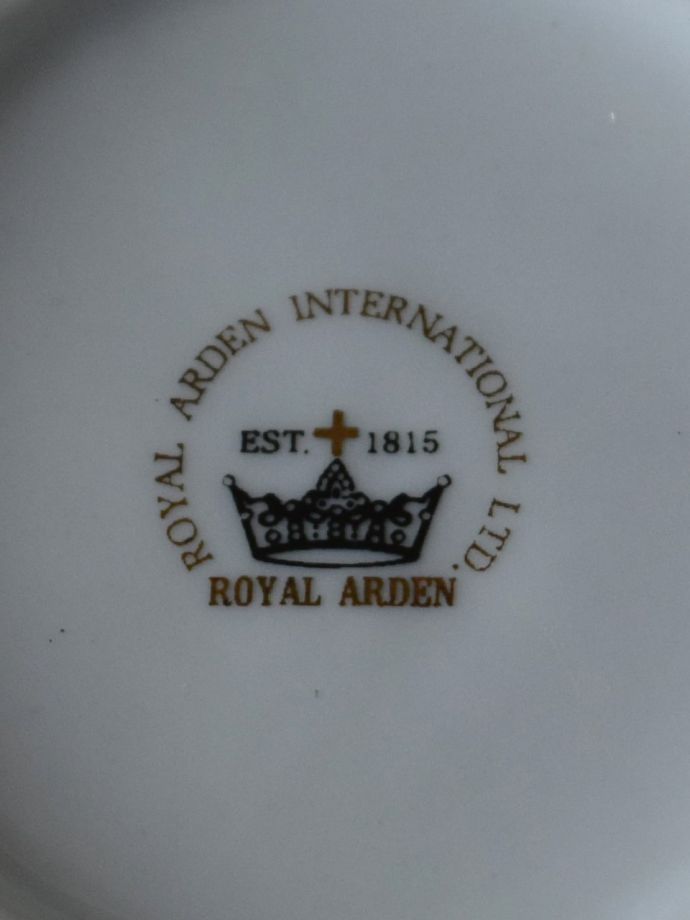 ROYAL ARDENのバックスタンプ