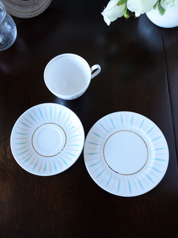 イギリスのカップ&ソーサー(トリオ)