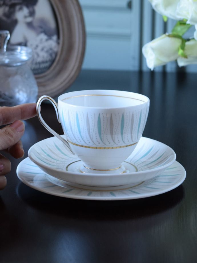 英国アンティークのおしゃれな食器