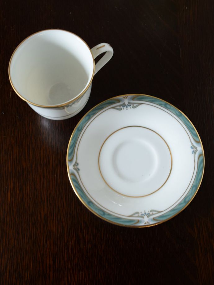 英国アンティークのおしゃれな食器