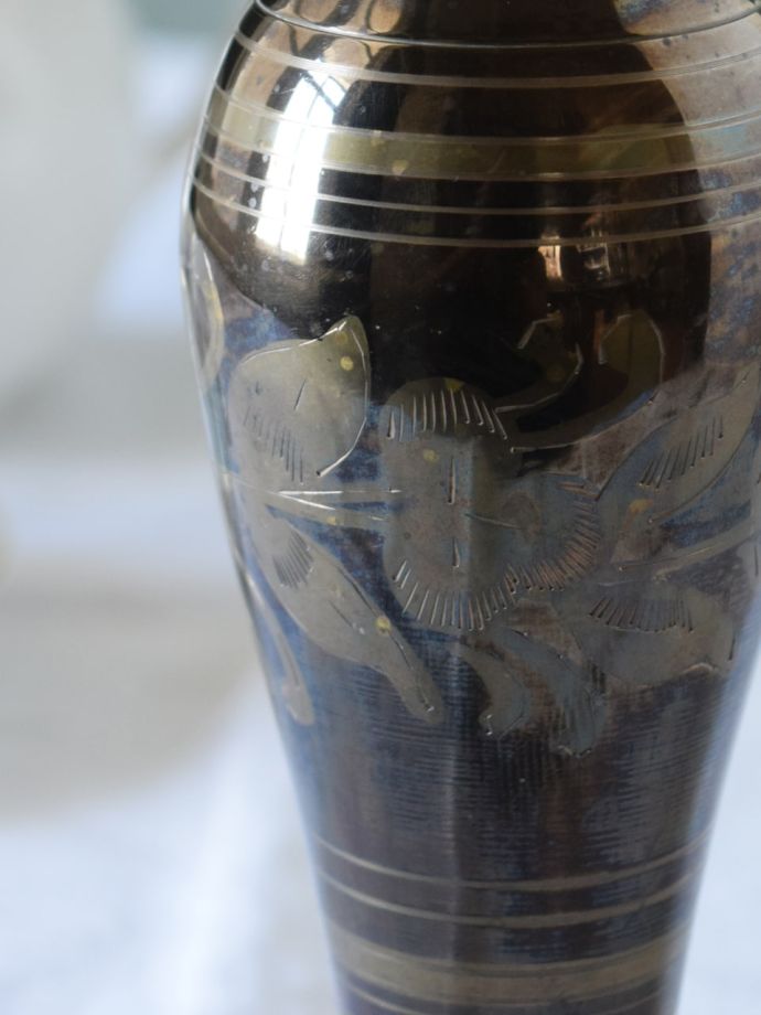 アンティーク真鍮製のフラワーベース