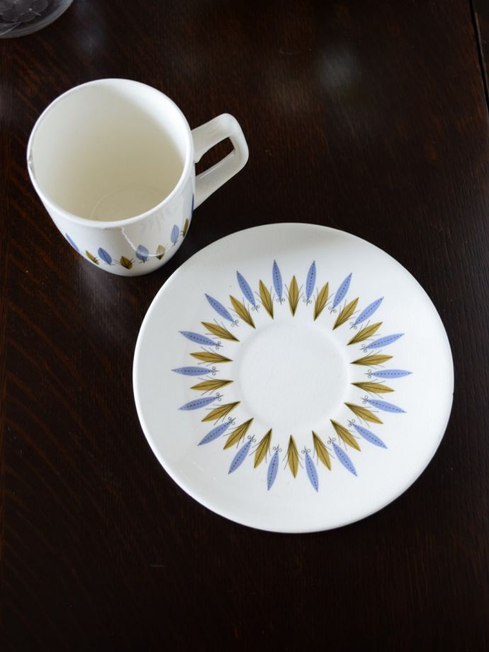 英国アンティークのおしゃれな食器