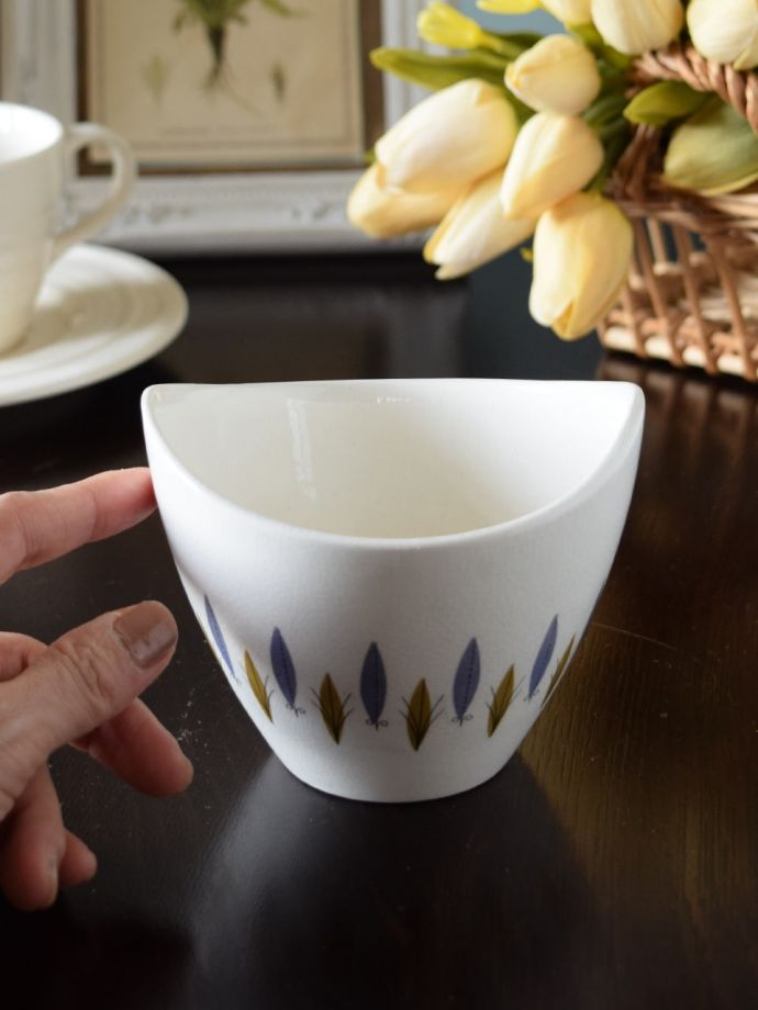 陶磁器のシュガーボウル