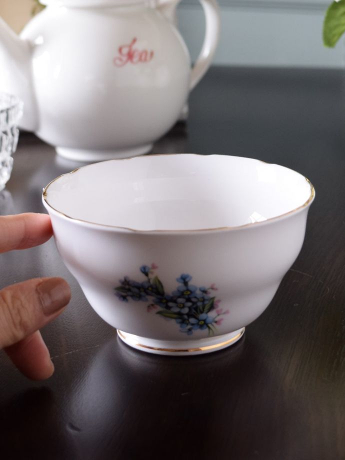 陶磁器のシュガーボウル