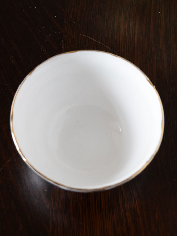 英国アンティークのおしゃれな食器