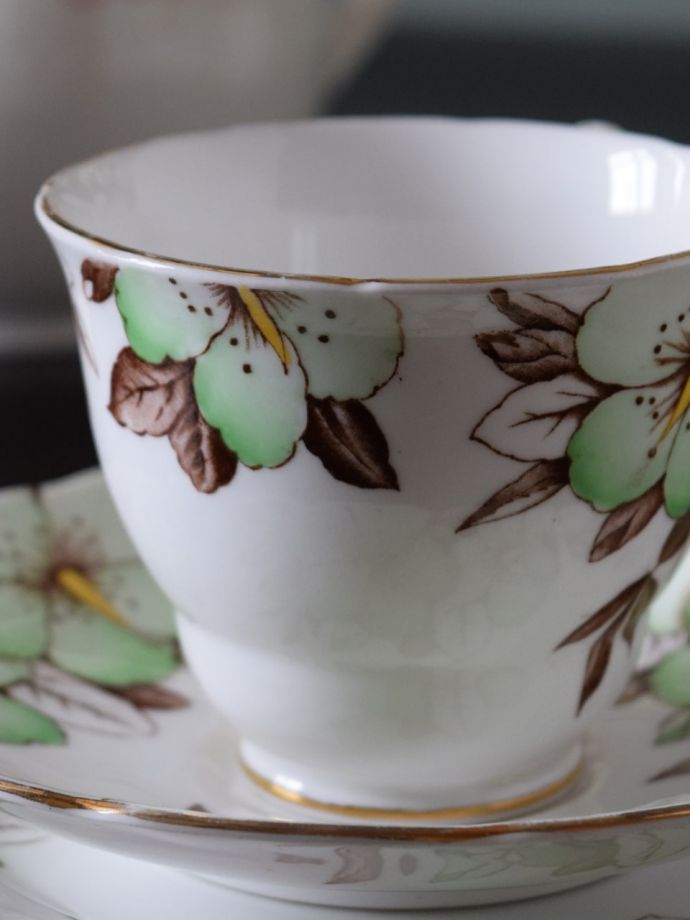 ロイヤルスタッフォードのカップ&ソーサー(トリオ)