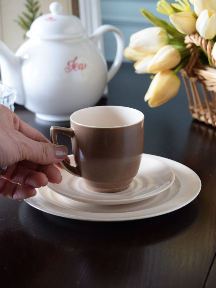 イギリスのカップ＆ソーサー(トリオ)