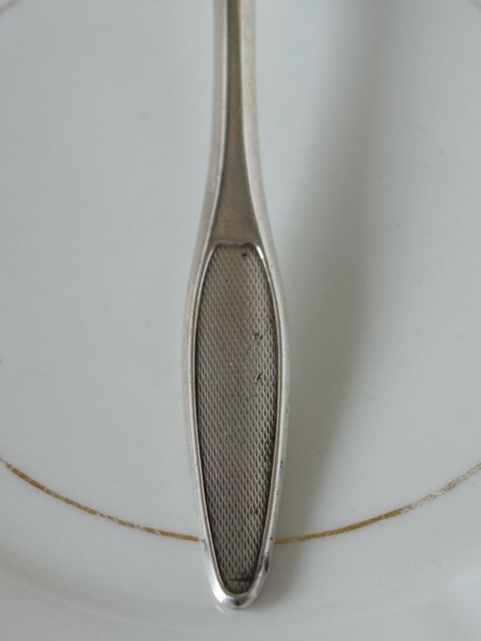 英国で出会った銀のカトラリー、アンティークシルバープレートのケーキ