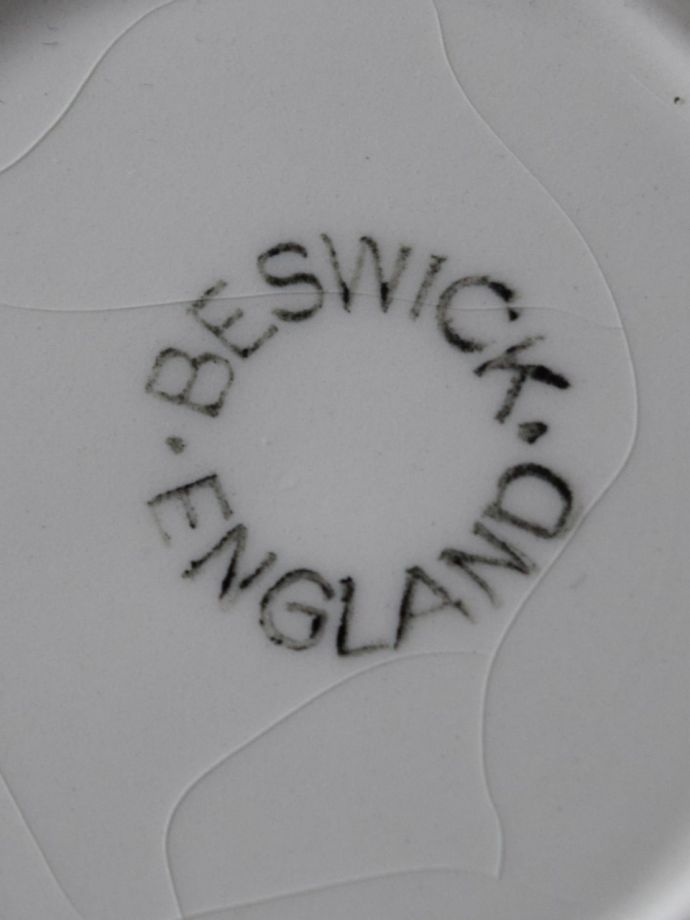 ベスウィック ポタリーのバックスタンプ
