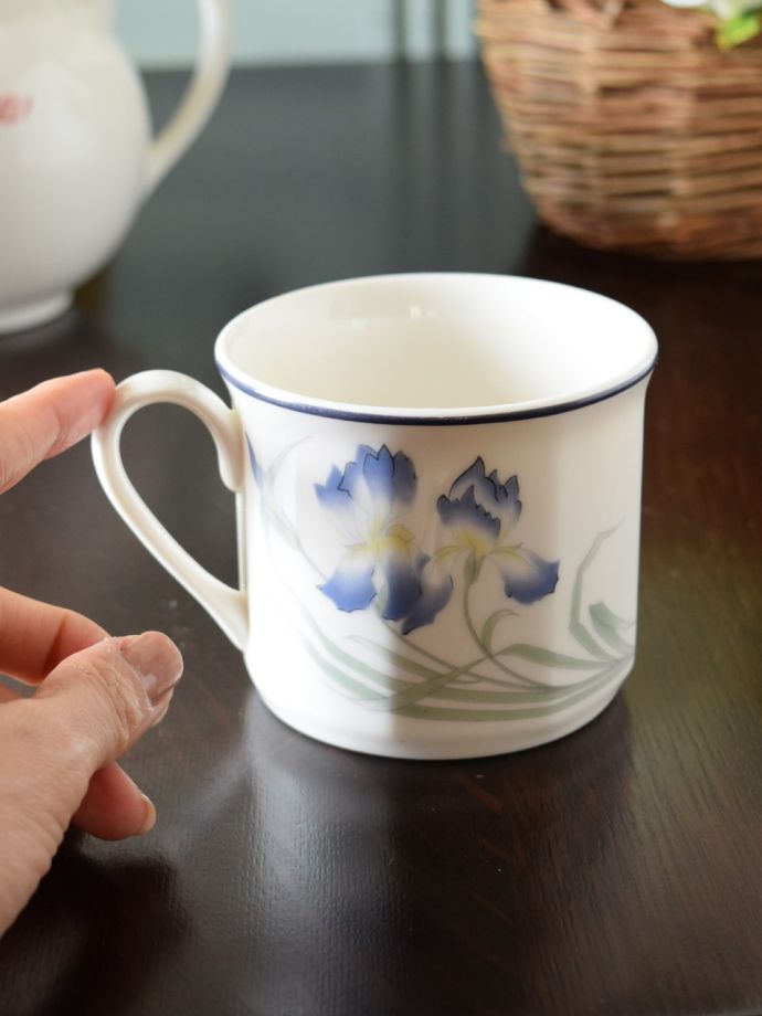 陶磁器のカップ