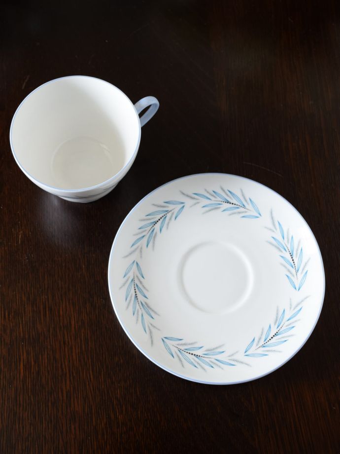 英国アンティークのおしゃれな食器