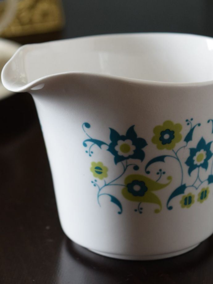 Queen Anneのミルクピッチャー