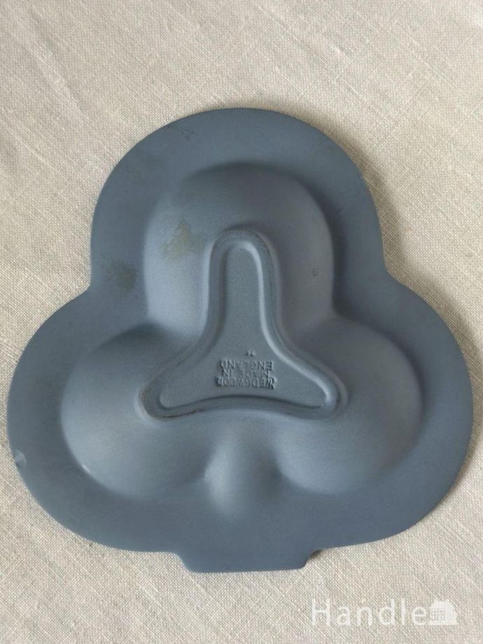 プレートの後ろ