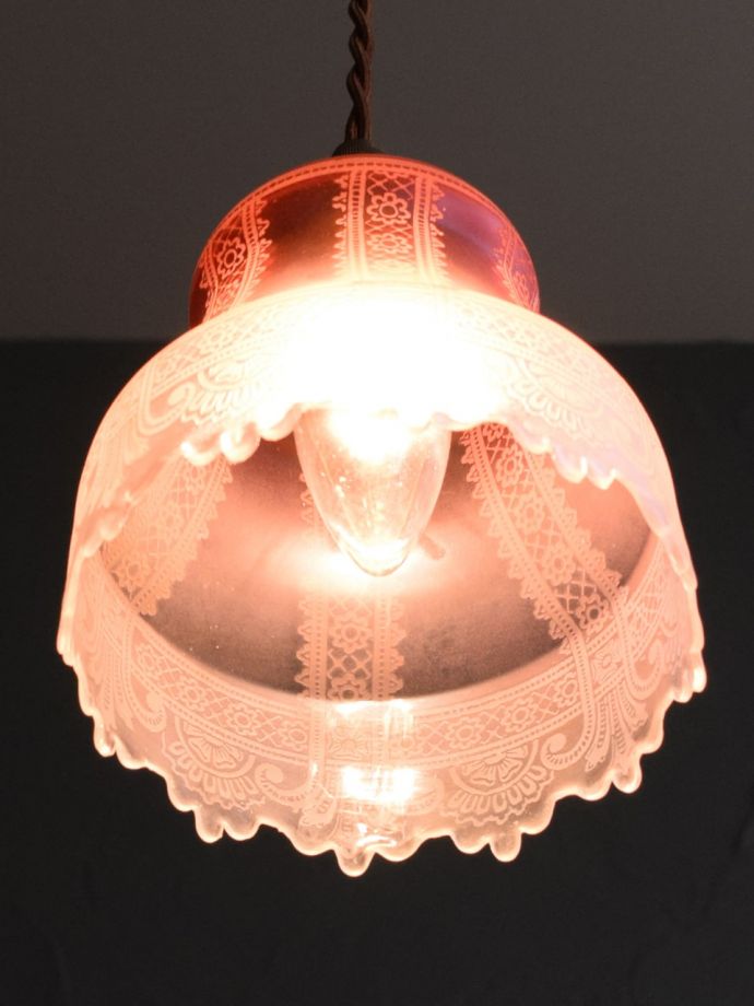 アンティーク照明の美しい灯り