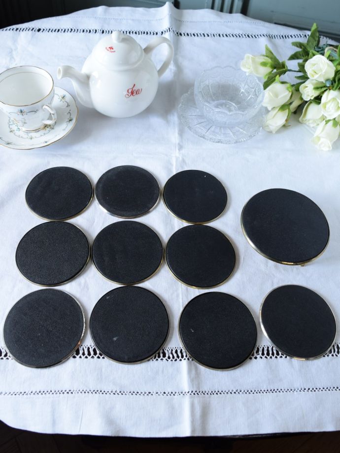 シルバープレートのコースターの裏