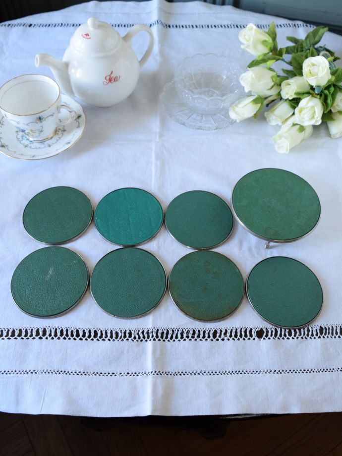 シルバープレートのコースターの裏