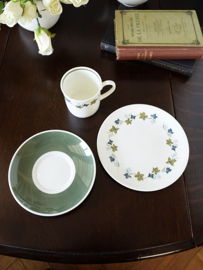 英国アンティークのおしゃれな食器
