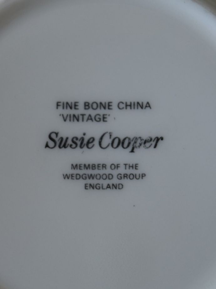 スージークーパーのバックスタンプ