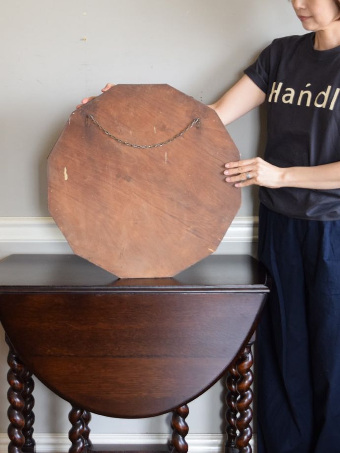 アンティークの鏡の裏