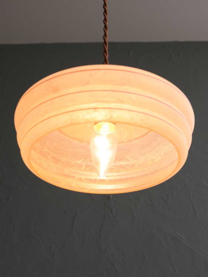 アンティーク照明の美しい灯り