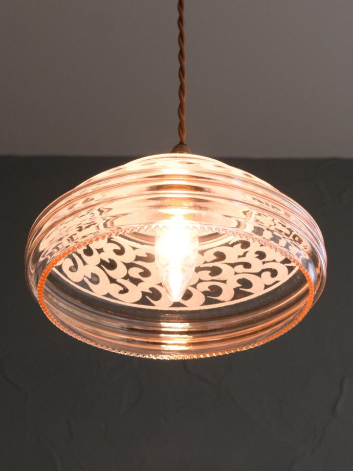 アンティーク照明の美しい灯り