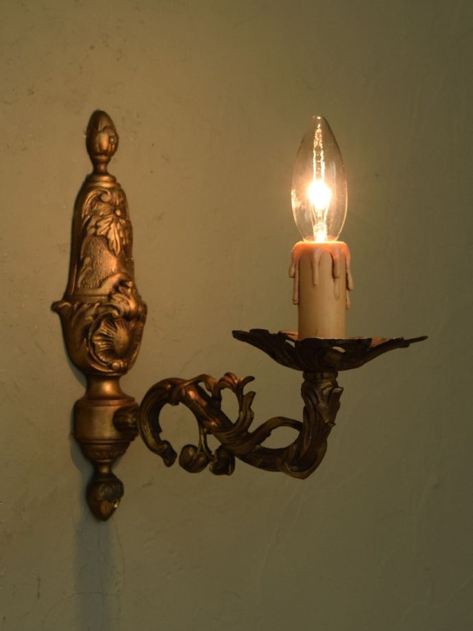 アンティークの壁付け照明