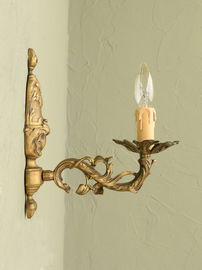 壁付けシャンデリアの側面