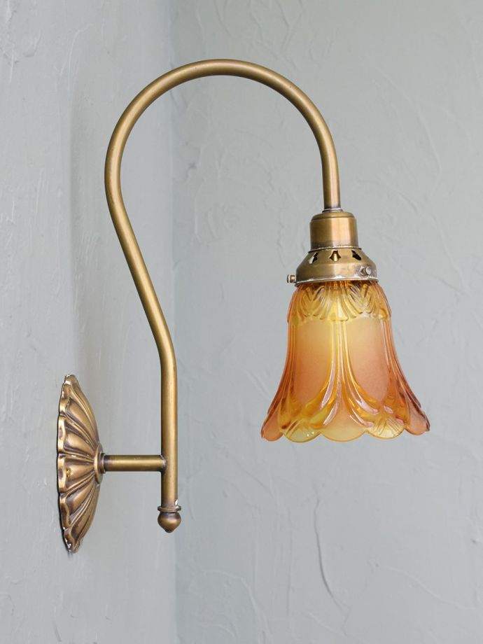 壁付けブラケットの側面