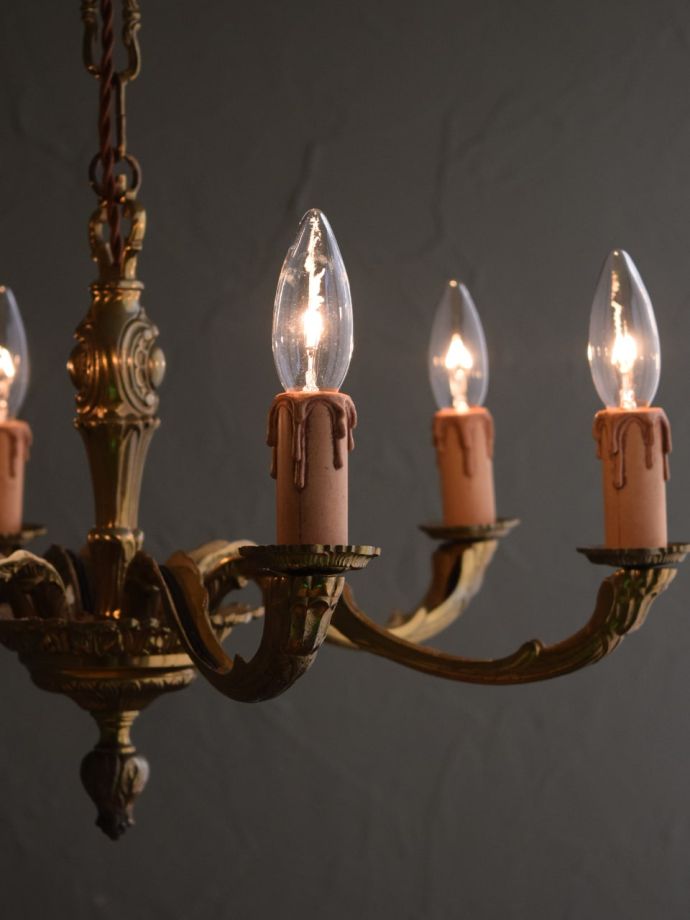 アンティークのシャンデリア