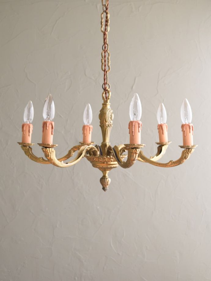 シャンデリアの灯り