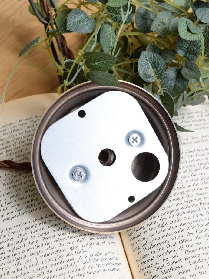 シャンデリアの取り付け方(直結)