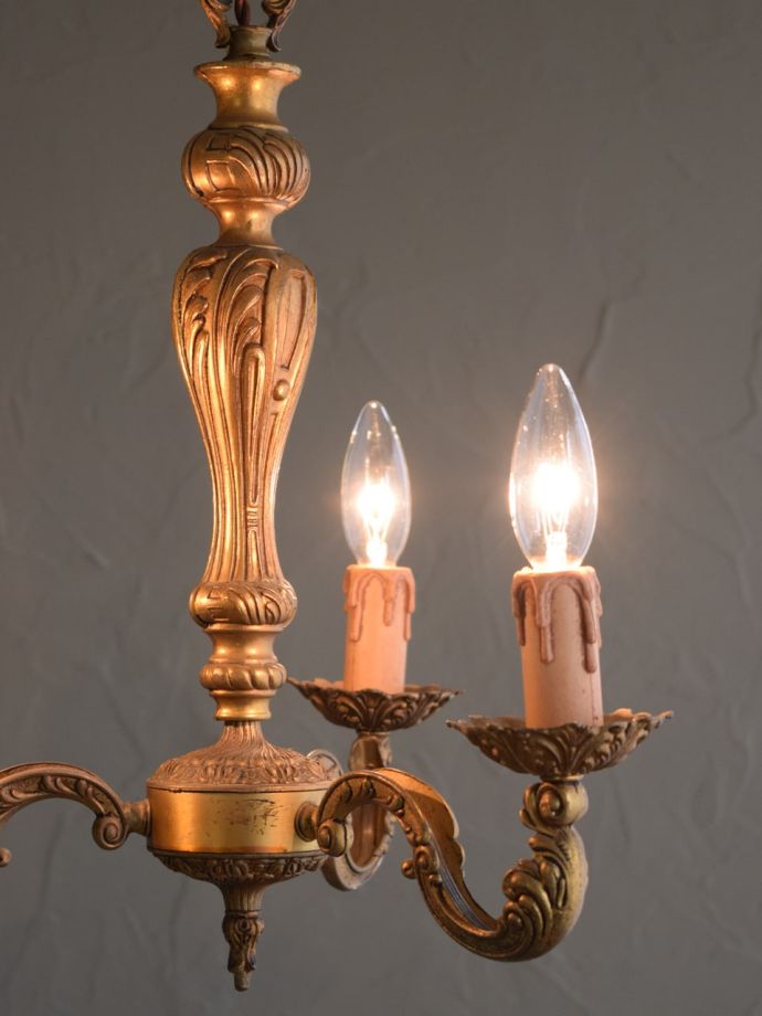 アンティークのシャンデリア